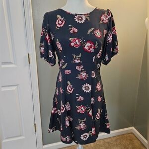 Loft Gray Floral Short-Sleeved Dress Women's Size 2